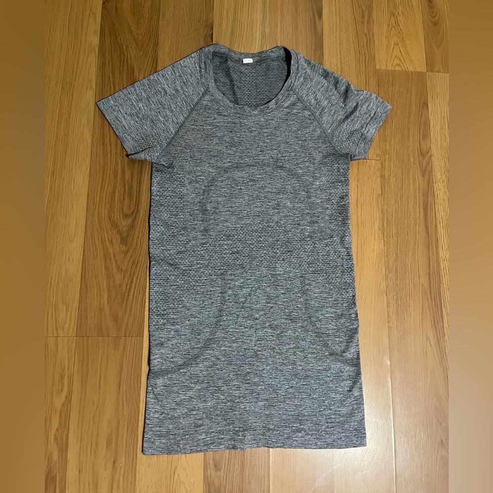 Lululemon Swiftly Tech Top 2.0 top, Gray